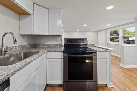 Kitchen - 8280 Pine St, Taylor, MI 48180 photo 2 of 2