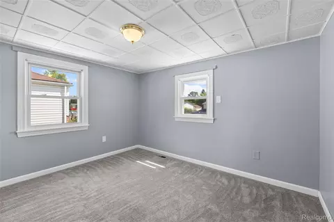 Bedroom - 8280 Pine St, Taylor, MI 48180 photo 1 of 6