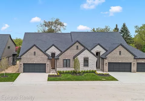 3358 Cornerstone Dr #10, Orion, MI 48360