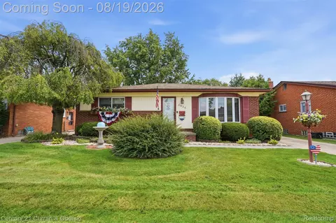 6834 Cronin Dr, Dearborn Heights, MI 48127