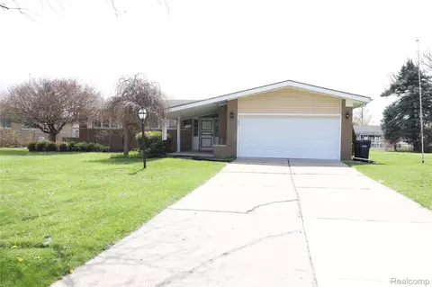 11114 Greendale Dr, Sterling Heights, MI 48312
