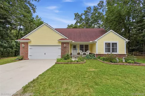 10557 Monticello Rd, Pinckney, MI 48169