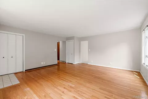 Living - 1754 Ruby Ave, Rochester Hills, MI 48309 photo 5 of 6