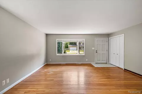 Living - 1754 Ruby Ave, Rochester Hills, MI 48309 photo 2 of 6