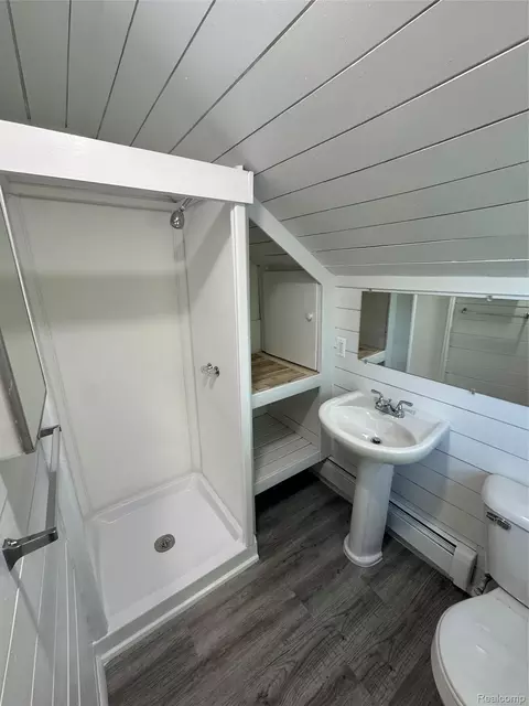 Bath - 36024 Goddard Rd, Romulus, MI 48174 photo 2 of 3