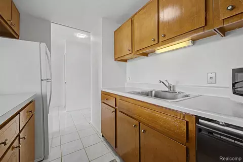 Kitchen - 22700 Garrison St #707, Dearborn, MI 48124 photo 3 of 3