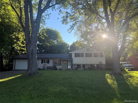 29191 Bannockburn St, Farmington Hills, MI 48334