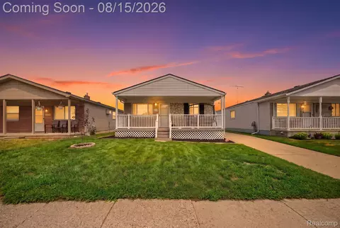 20147 Lakeworth St, Roseville, MI 48066