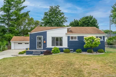 23731 Ely Ct, Farmington, MI 48336