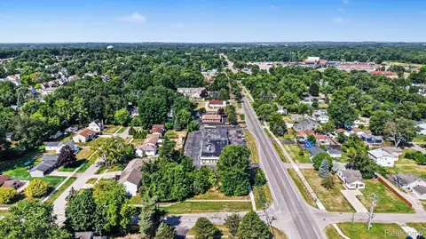 2703 Pontiac Lake Rd, Waterford, MI 48328