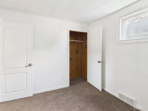 Bedroom - 8262 Packard Ave, Warren, MI 48089 photo 2 of 6