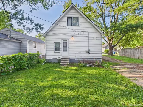 Exterior - 8262 Packard Ave, Warren, MI 48089 photo 2 of 2