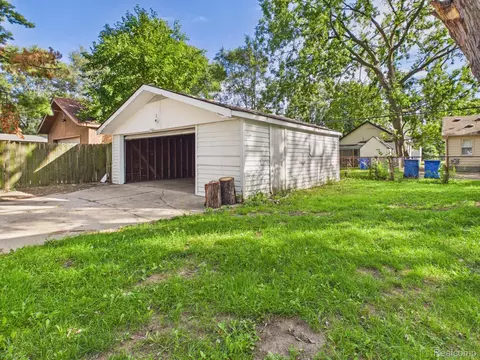Exterior - 8262 Packard Ave, Warren, MI 48089 photo 2 of 5