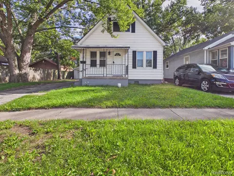 Exterior - 8262 Packard Ave, Warren, MI 48089 photo 5 of 5
