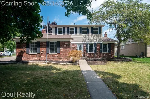 22162 Provincial St, Woodhaven, MI 48183