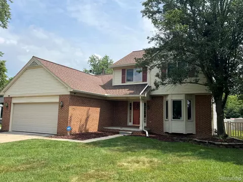 14894 Santa Anita Ave, Livonia, MI 48154