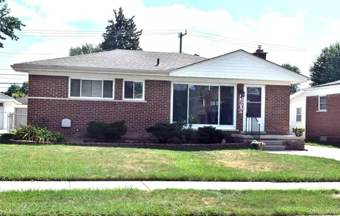 22608 Raymond Ct, Saint Clair Shores, MI 48082