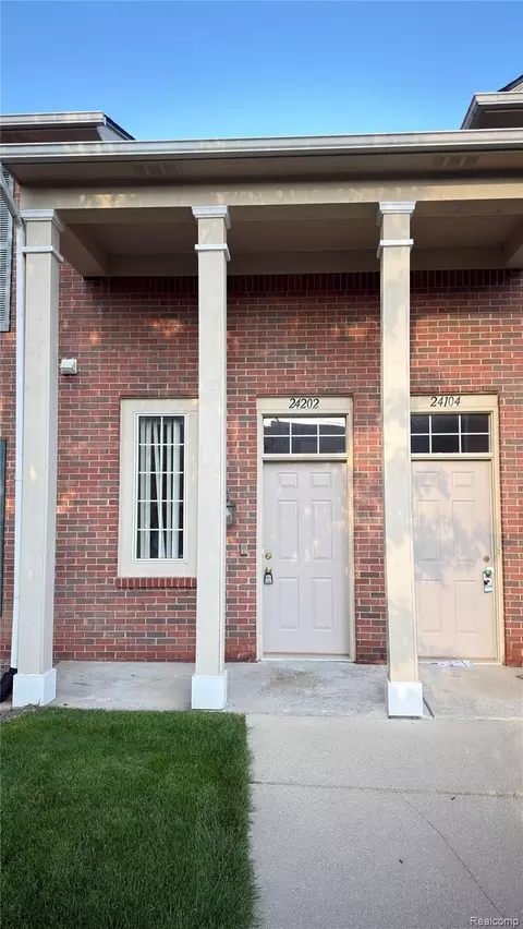 24202 Chesapeake Cir, Walled Lake, MI 48390