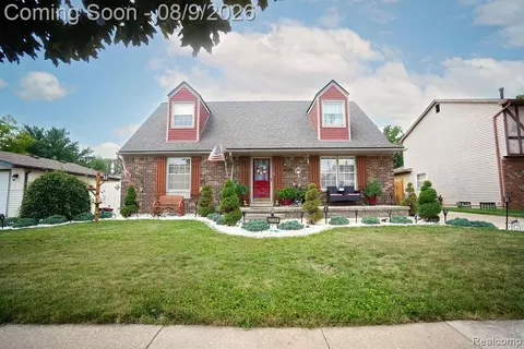 25058 Montebello Dr, Woodhaven, MI 48183