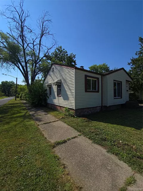 9331 Marlowe St, Detroit, MI 48228