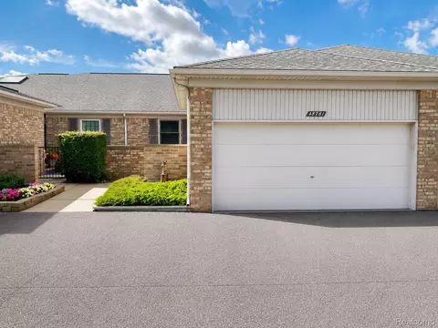 48781 Mill Bank Ct, Shelby Township, MI 48315