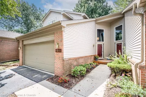 6565 Quail Run Cir, Westland, MI 48185