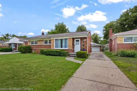 9012 Denne St, Livonia, MI 48150