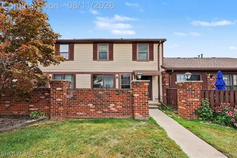 39415 Old Dominion Dr, Clinton Township, MI 48038