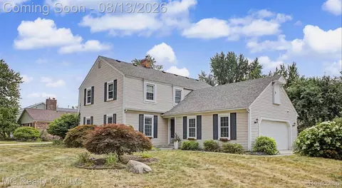 35565 Tall Pine Rd, Farmington, MI 48335