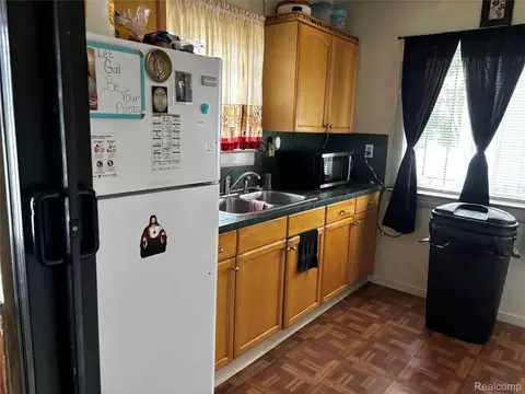 4001 Fleming Rd, Flint, MI 48504 photo 4