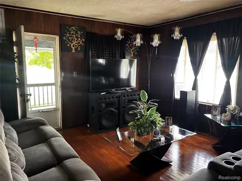 4001 Fleming Rd, Flint, MI 48504 photo 3