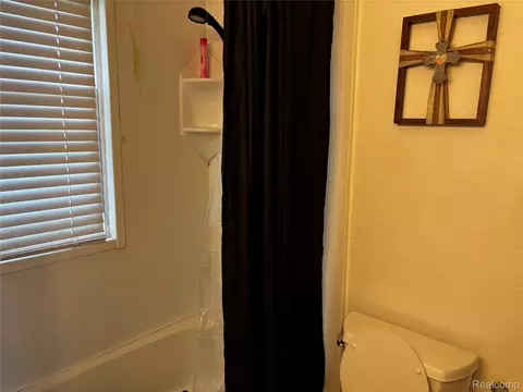 4001 Fleming Rd, Flint, MI 48504 photo 8