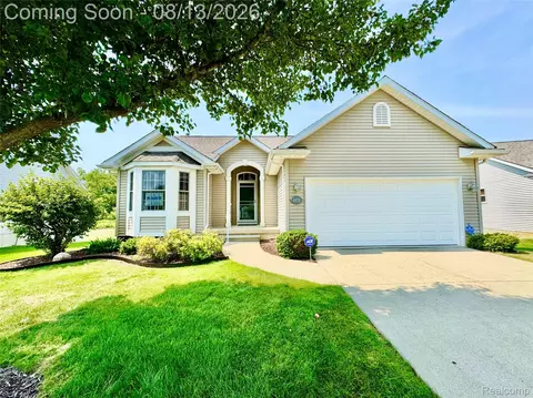 4470 Cross Creek Blvd #94, Burton, MI 48509