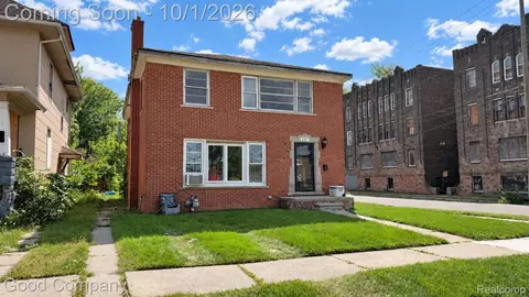 247 W Savannah St, Highland Park, MI 48203
