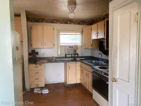 Kitchen - 3565 Niagara St, Wayne, MI 48184 photo 1 of 1