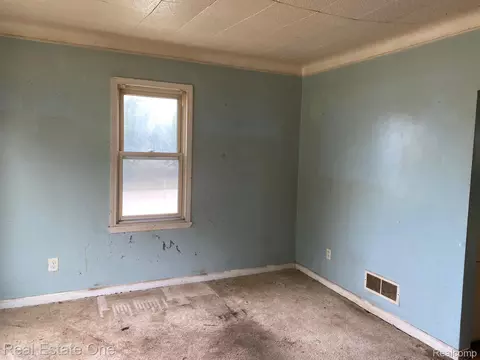 Living - 3565 Niagara St, Wayne, MI 48184 photo 1 of 1