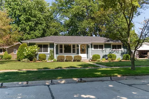 156 5th St, Marysville, MI 48040