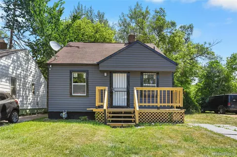 9016 Auburn St, Detroit, MI 48228