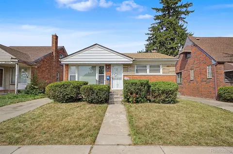 8835 Robson St, Detroit, MI 48228