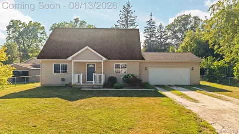 9061 Garfield Dr, Northfield, MI 48189