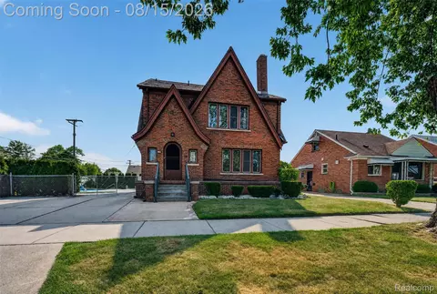9235 Hubert Ave, Allen Park, MI 48101