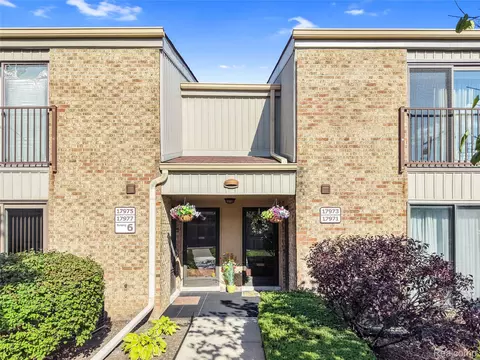 17973 University Park Dr, Livonia, MI 48152