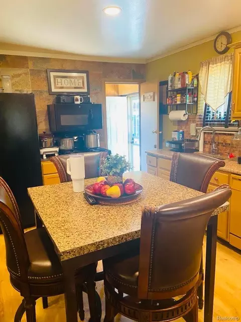 Kitchen - 24775 Cunningham Ave, Warren, MI 48091 photo 3 of 5