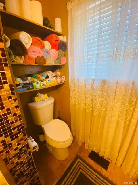 Bath - 24775 Cunningham Ave, Warren, MI 48091 photo 2 of 4