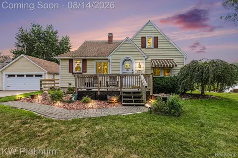 6461 Marsh Rd, Marine City, MI 48039