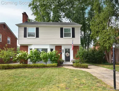 4411 N Verona Cir, Royal Oak, MI 48073