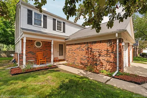 7435 N Kingston Ct, Westland, MI 48185