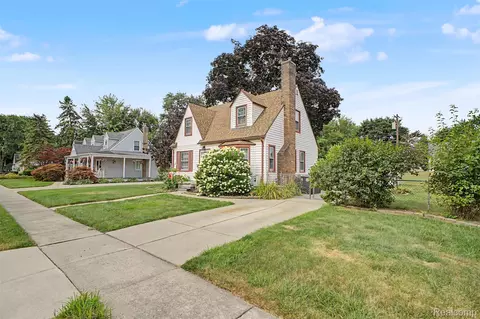 15181 Haller St, Livonia, MI 48154