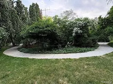 Exterior - 575 S Hemlock Rd, Richland, MI 48626 photo 7 of 9