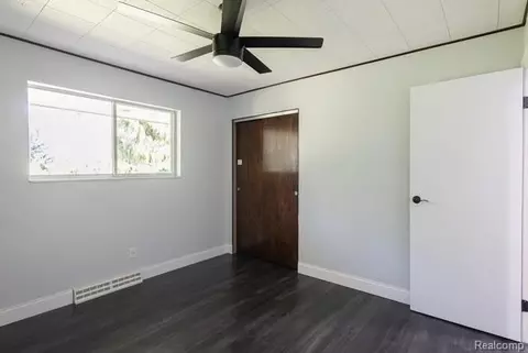 Bedroom - 575 S Hemlock Rd, Richland, MI 48626 photo 1 of 5